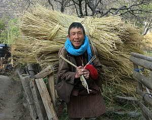En eftermiddag tog jeg med en af Maries bhutanesiske veninder ud i den landsby, hun kommer fra – og her står tiden stadig stille ...